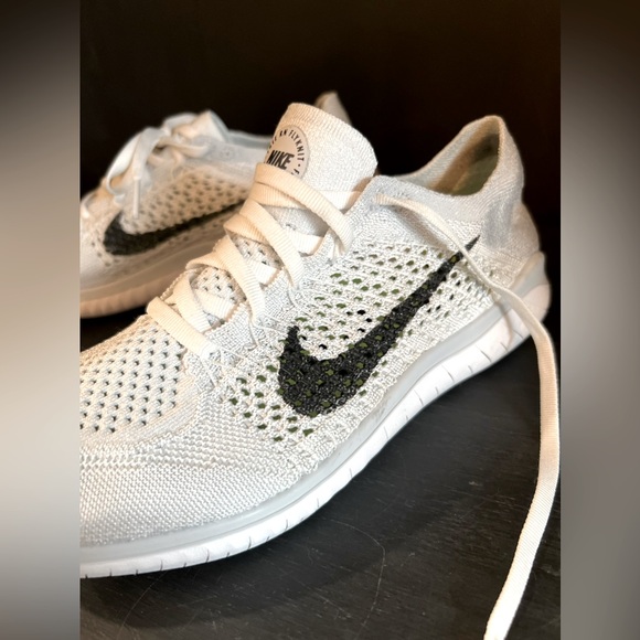 NIKE 7.5 Shoes - Picture 2 of 7